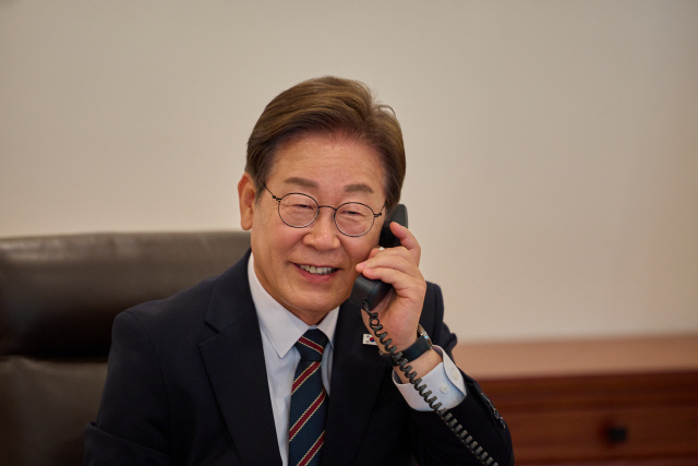 이재명 대통령. 사진은 지난 9일 서울 용산 대통령실에서 이시바 시게루 일본 총리와 전화 통화를 하는 모습. 대통령실 제공.